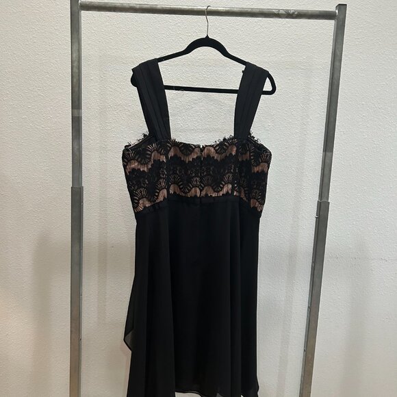 NWT City Chic Eyelash Evie Dress - Size 18 (MSRP $149) - Picture 1 of 7
